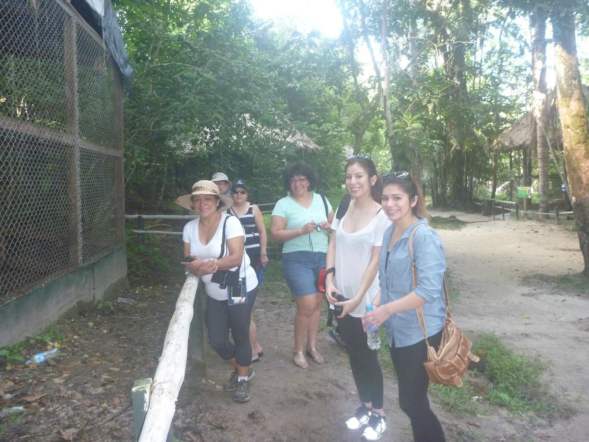 Hospedaje Las Amazonas Iquitos Buitenkant foto